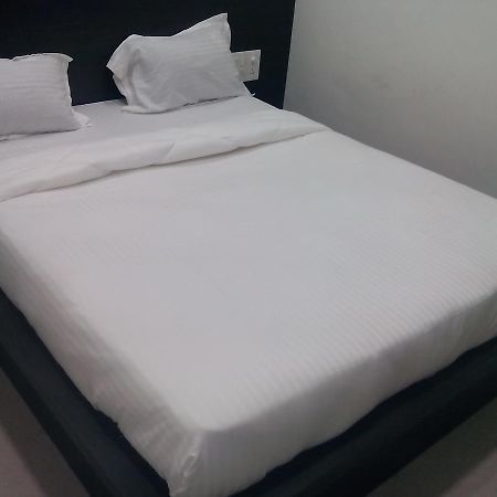 Hotel Gayatri Dwārka Zewnętrze zdjęcie